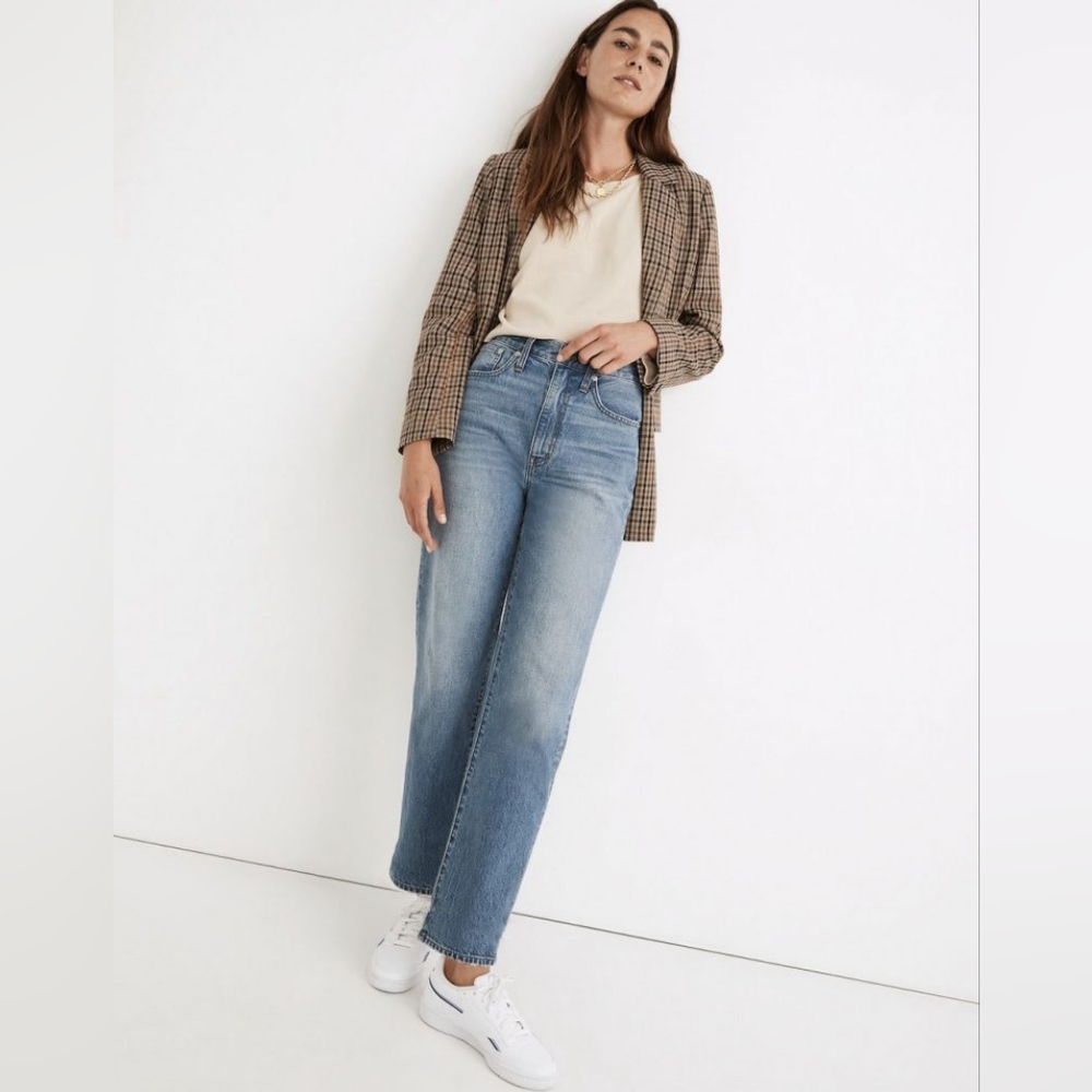 Madewell NWT Classic Straight Leg Jeans With Magic Pockets